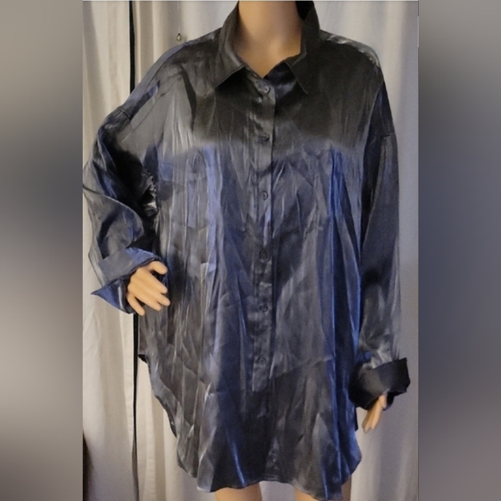 Womens Top By H&M In Silvery Gray Size XL